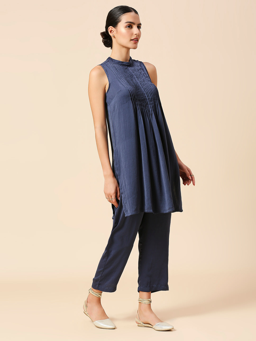 HAMMERED SATIN SLEEVELESS PINTUCKED TUNIC & CROPPED PANTS KURTA SET