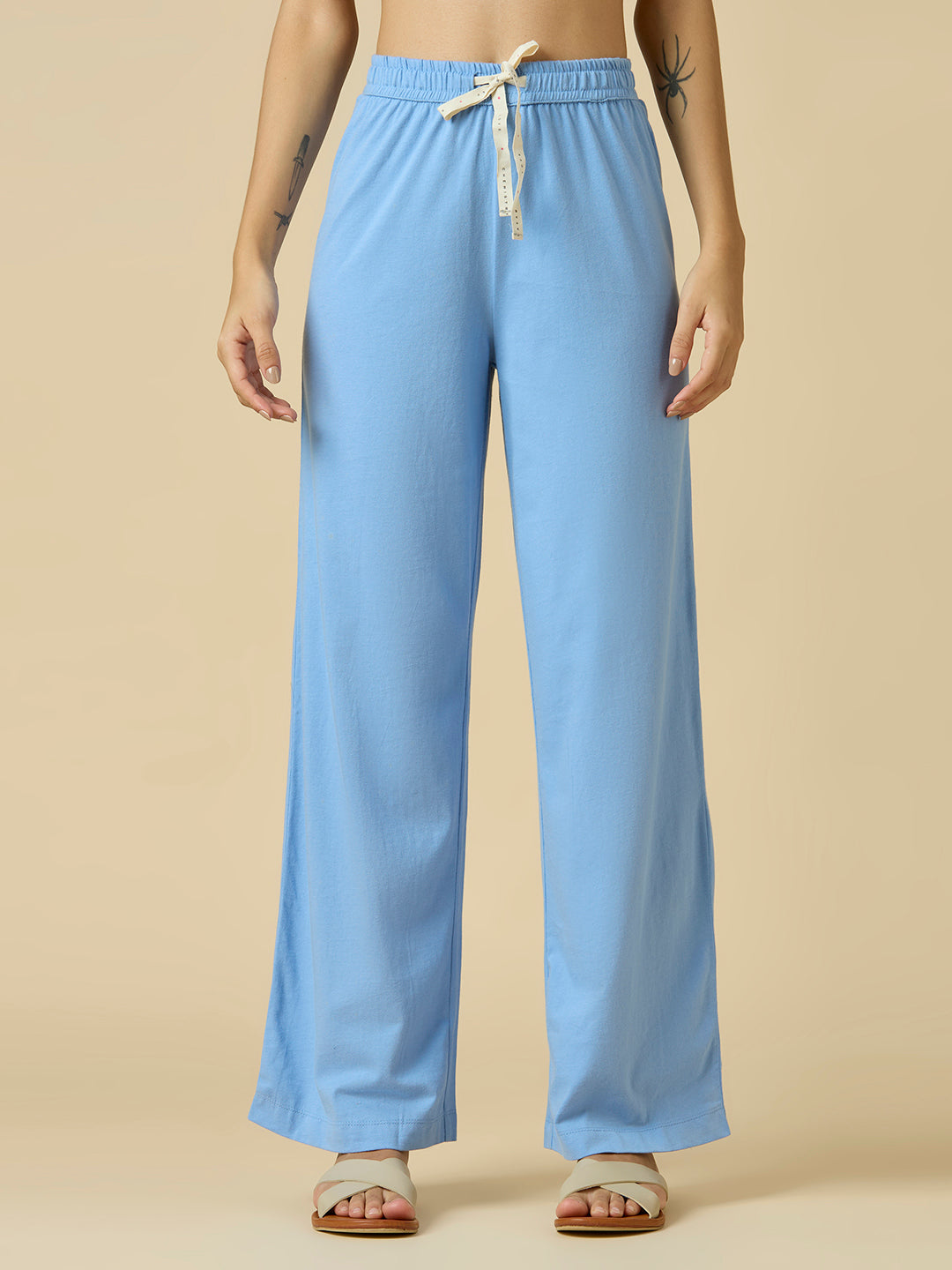 V- NECK ESSENTIAL NIGHTSUIT