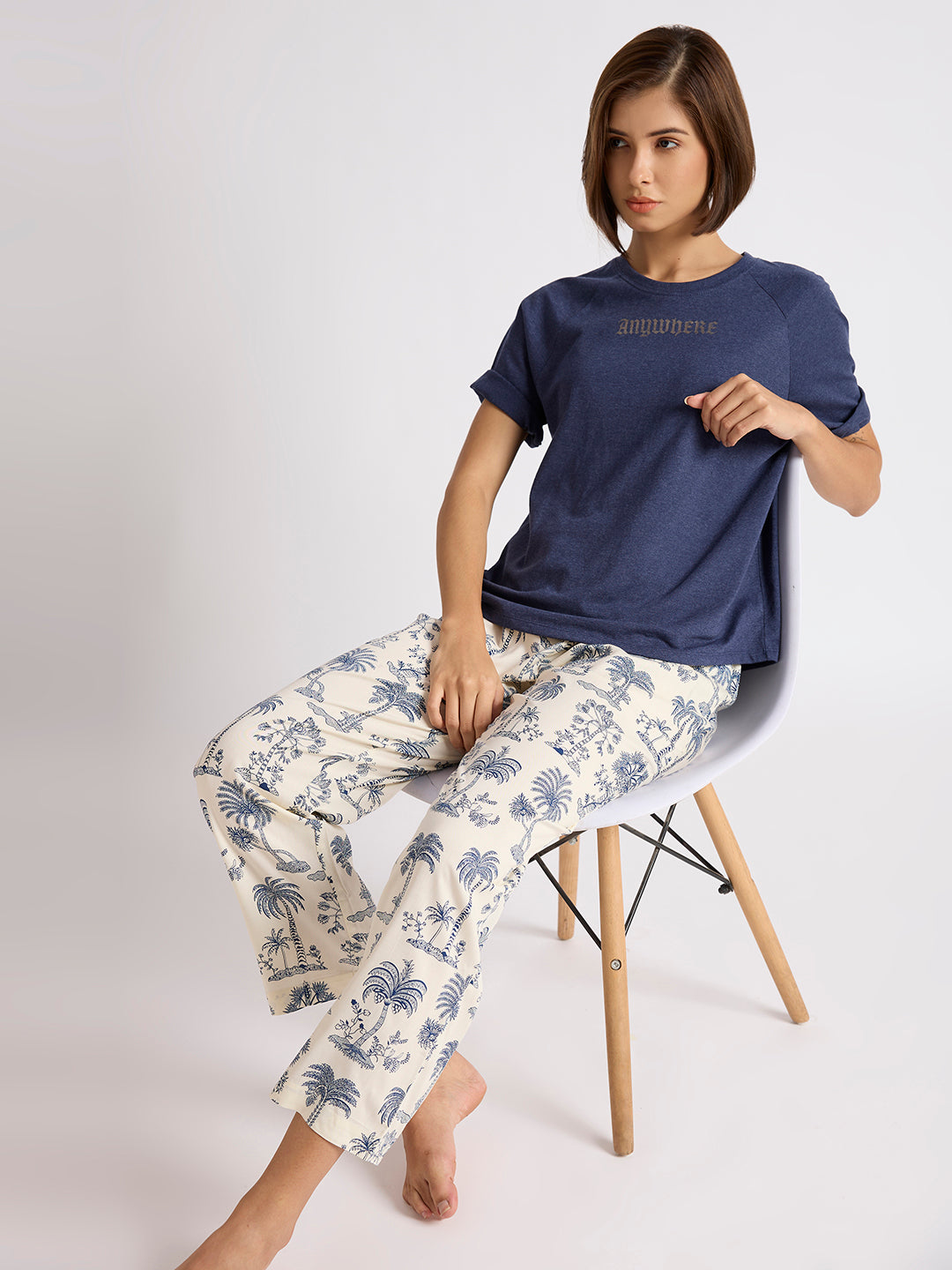 "ANYWHERE IS AN OASIS" PRINTED NIGHTSUIT