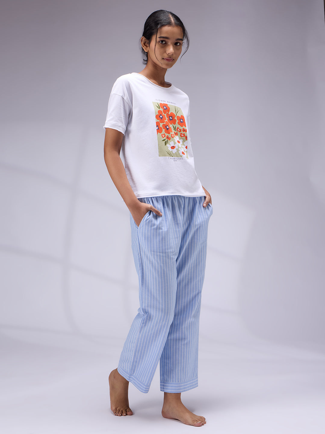 'FLOWER MARKET' PRINTED NIGHTSUIT