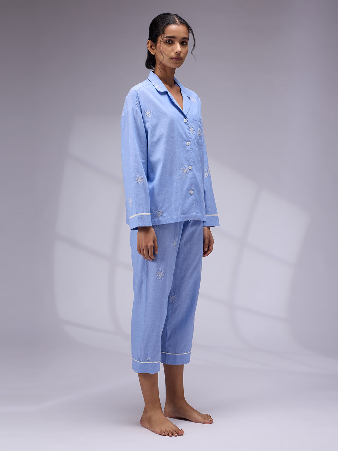 CAMELLIA EMBROIDERED NIGHTSUIT