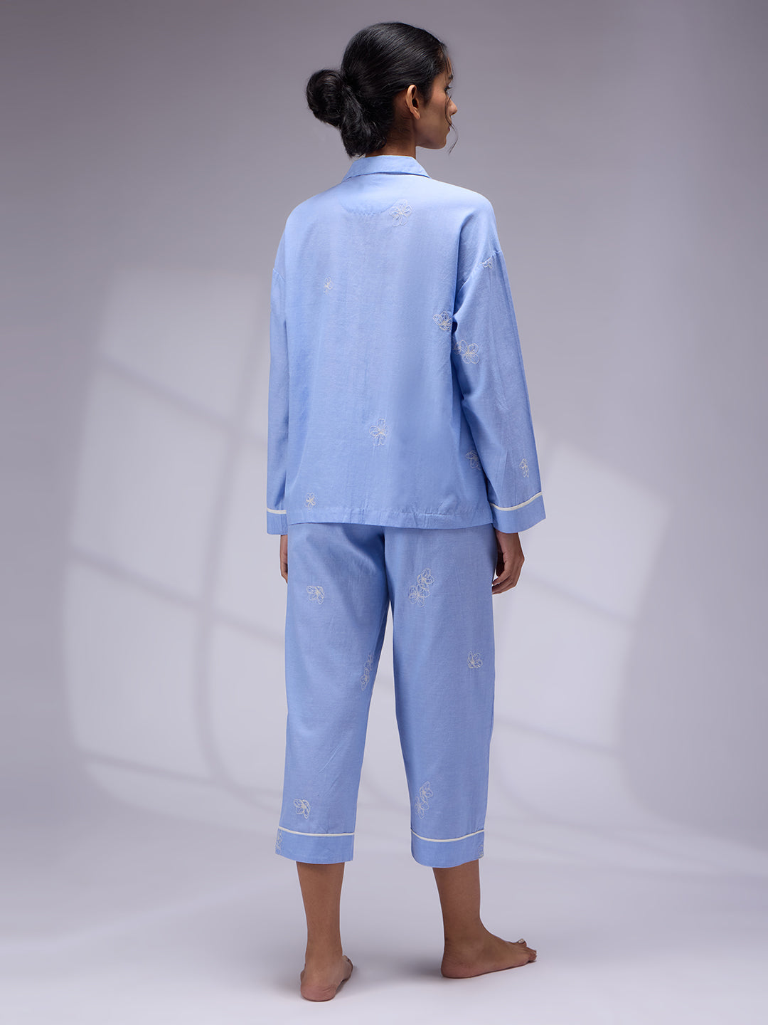 CAMELLIA EMBROIDERED NIGHTSUIT