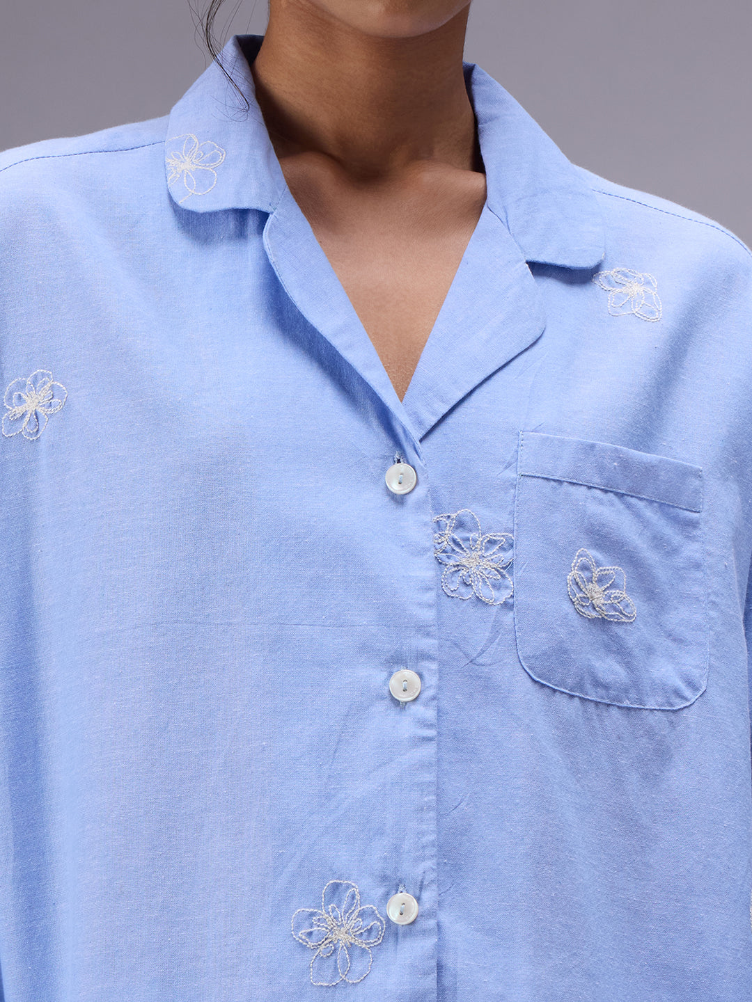 CAMELLIA EMBROIDERED NIGHTSUIT