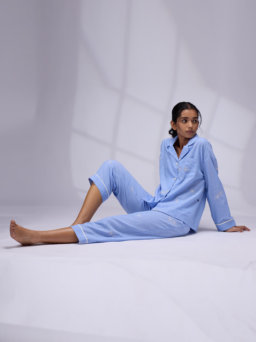 CAMELLIA EMBROIDERED NIGHTSUIT