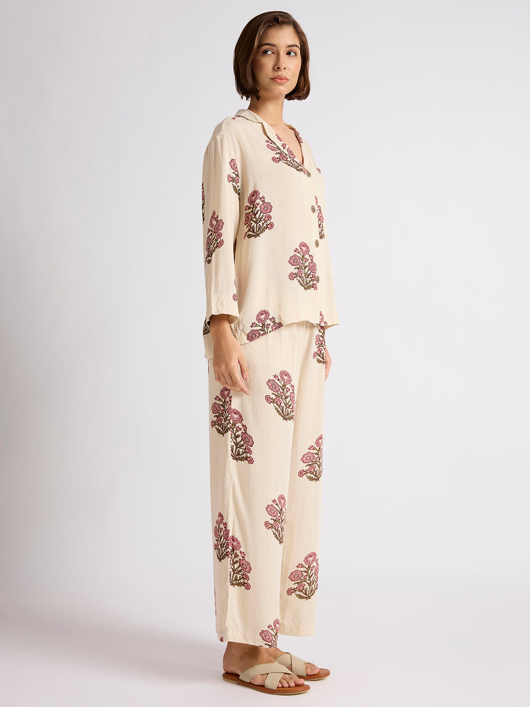 AJRAK BUTTI CRINKLE RAYON LOUNGESET