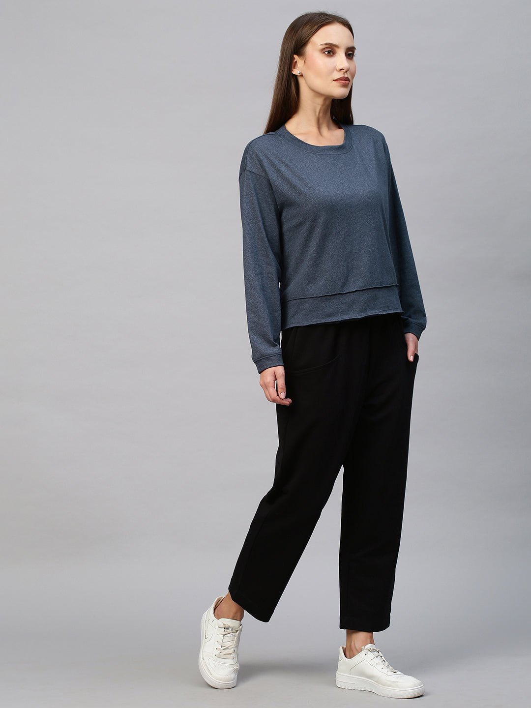 "Airport Look" Navy Melange Cropped Sweat With Peg Pants