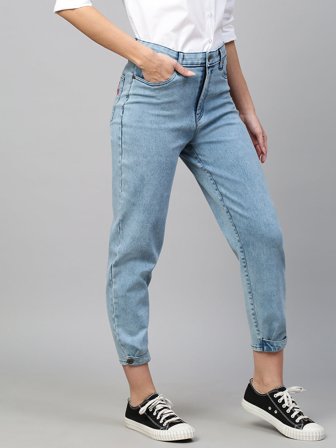 MID RISE MOM FIT CUFFED JEANS