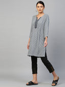 Crinkle Rayon Embroidered Kurta