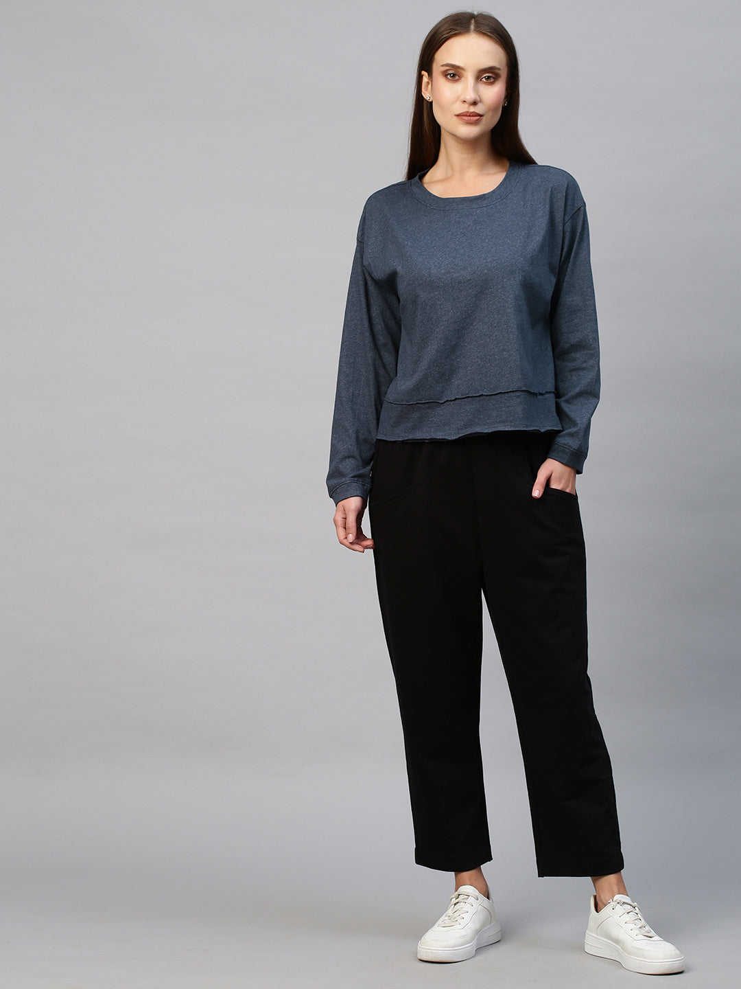 "Airport Look" Navy Melange Cropped Sweat With Peg Pants