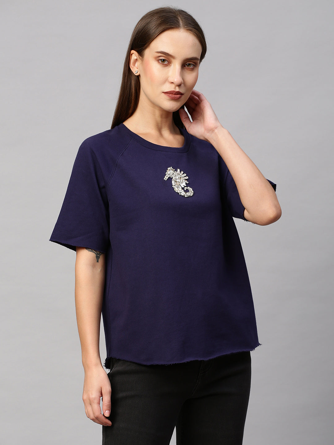 French Terry Raglan Sleeved Sweatshirt With "Sea-Horse" Embroidery