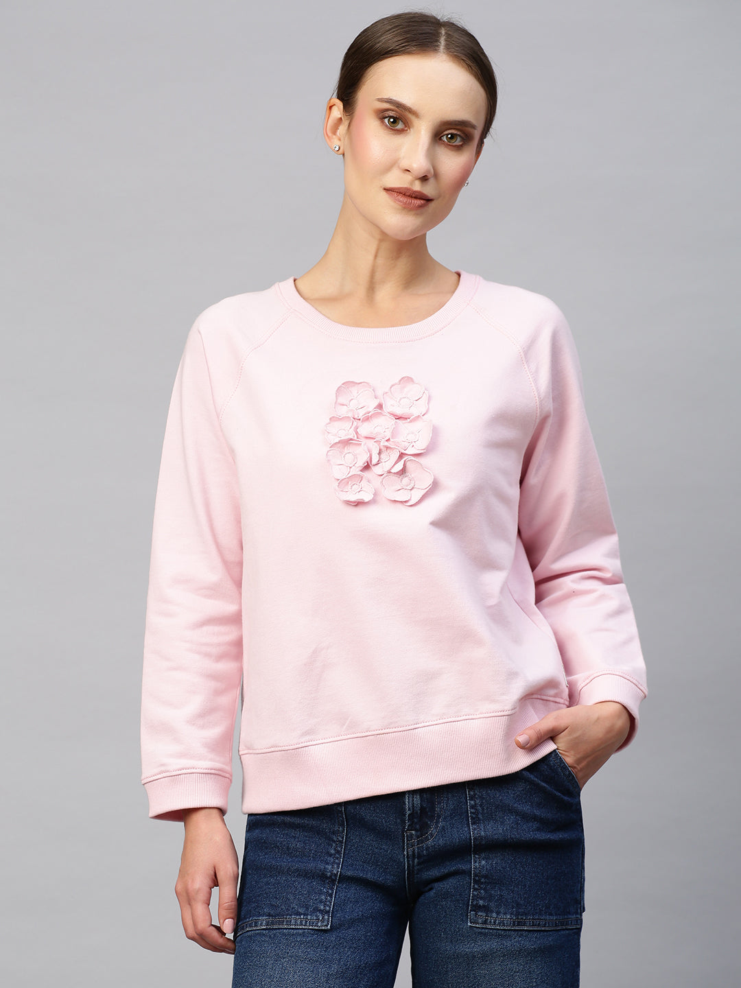 French Terry Raglan Sleeved Sweatshirt With Applique Flowers